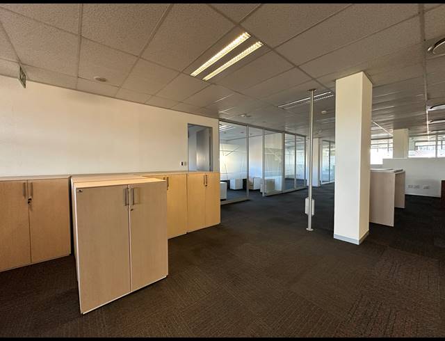 551M² OFFICE TO LET IN SANDTON CENTRAL
